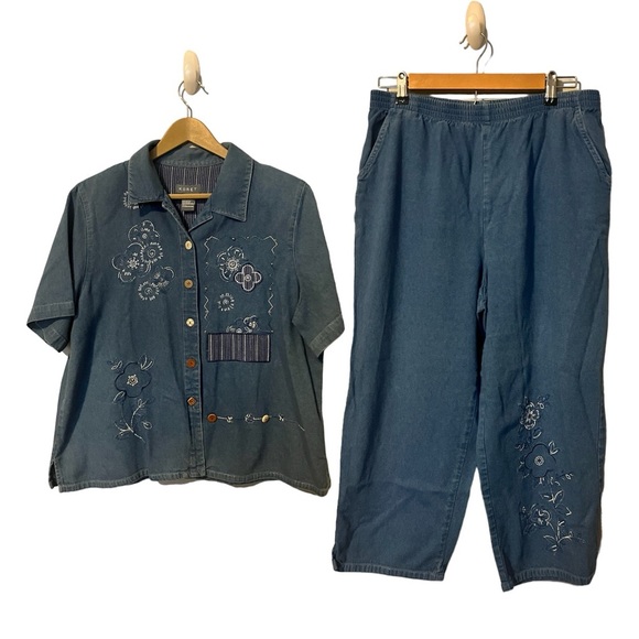 Koret Vintage 2 pc Denim Floral Embroidered Button Down & Capri Set - Large - Picture 2 of 13